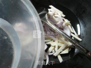 Stir-fried Rice White with Onion Pork Belly recipe