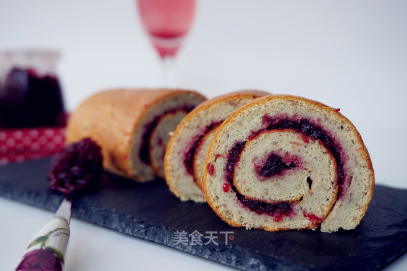 Bayberry Sauce Cake Roll recipe