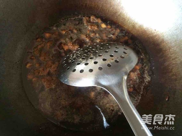 Pasta with Black Pepper and Shiitake Meat Sauce recipe