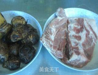 Stewed Pork Ribs with Taro and Lotus Root recipe