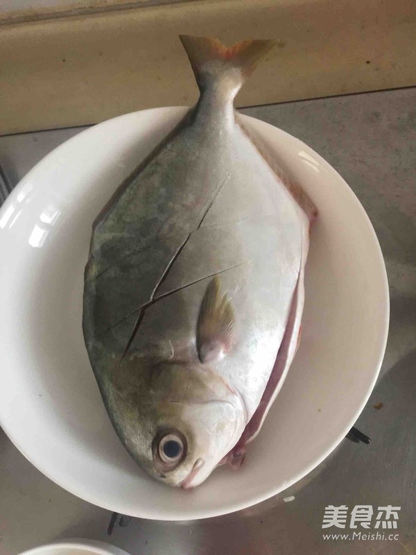 White Pomfret recipe