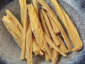 Fried Yuba with Mushrooms and Fungus recipe