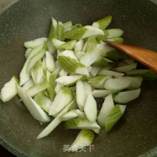 Duck Egg Fried Loofah recipe