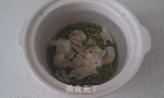 Mung Bean Lily Soup recipe