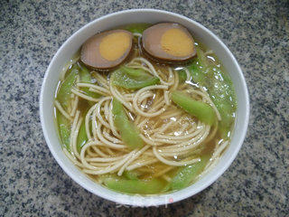Braised Egg Loofah Noodle Soup recipe