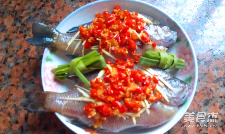 Steamed Sunfish with Chop Chili recipe