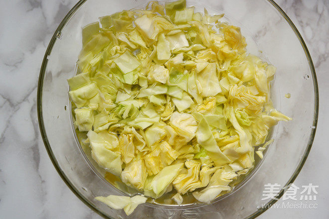 Cabbage Drainage Salad recipe