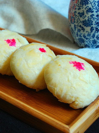 Old-fashioned Meringue Moon Cakes