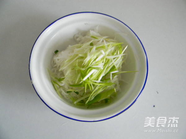 Noodles with Wild Pepper Beef Sauce recipe