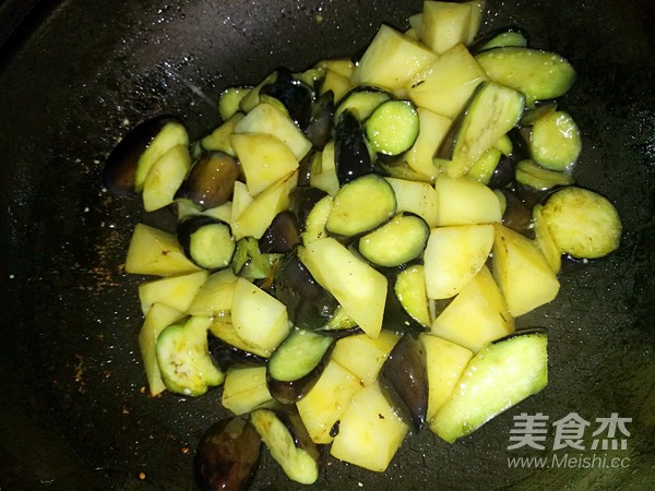 Grilled Eggplant with Less Oil Potatoes recipe