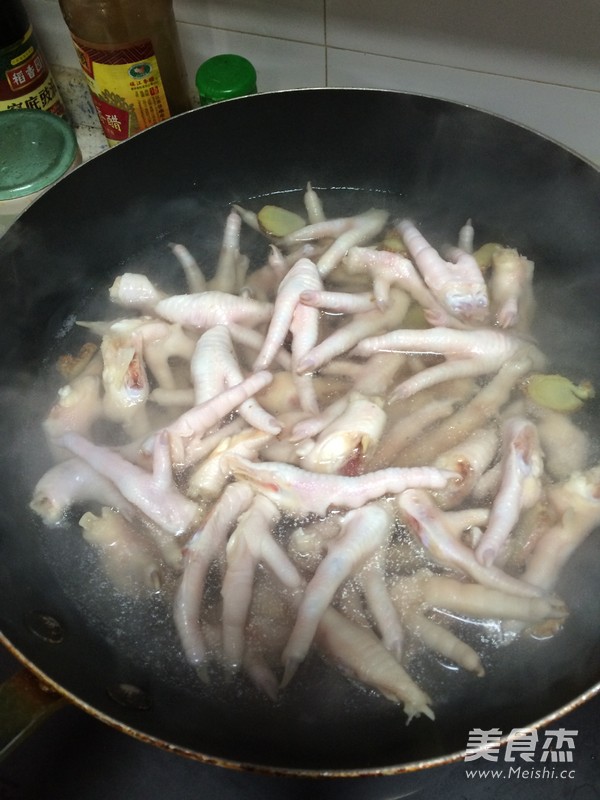 Spicy Marinated Chicken Feet recipe