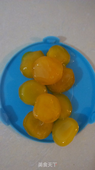 Bean Paste and Lotus Paste Mooncakes recipe