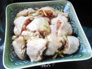 Steamed Chicken Wings with Mushrooms and Fungus recipe