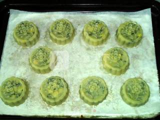 #新良第一节婚纱大赛# Cantonese-style Corn Black Sesame Moon Cakes recipe