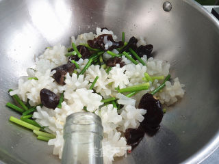 Fried Squid with Garlic Sprouts recipe