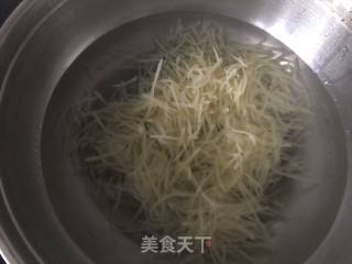 #家常菜# Soy Sauce Mixed with Potato Shreds recipe