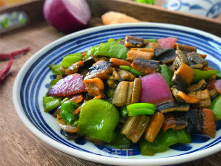 Stir-fried Eel Slices with Green Peppers recipe