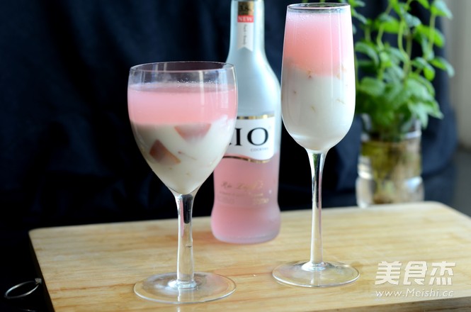 Lady in Pink Cocktail recipe