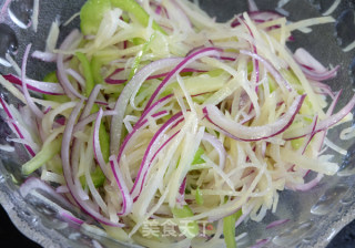 #trust之美#onion Mixed with Potato Shreds recipe