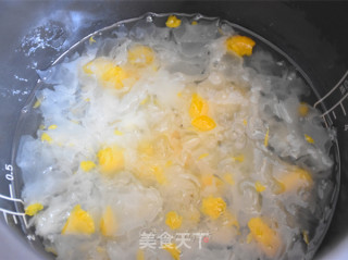 Fruit Tremella Soup recipe