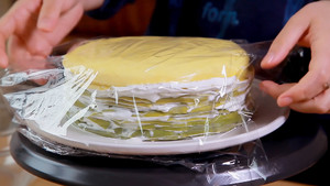 Learn to Make Lady M's 24-layer Ultra-thin Gradient Matcha Mille Cake recipe