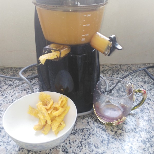 Supplement Vitamin C to Prevent Allergies and A Cup of Freshly Squeezed Juice recipe