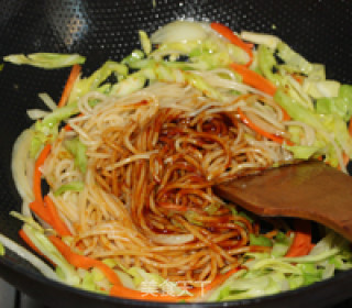 Spaghetti with Korean Spicy Sauce and Cabbage recipe
