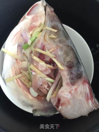 Steamed Fish Head with Chopped Pepper recipe