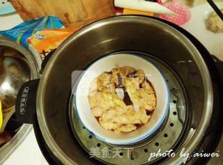 Steamed Bowl with Small Crispy Pork recipe