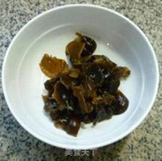 Steamed Middle Wings with Black Fungus recipe