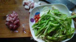 Stir-fried Pork with Chili recipe