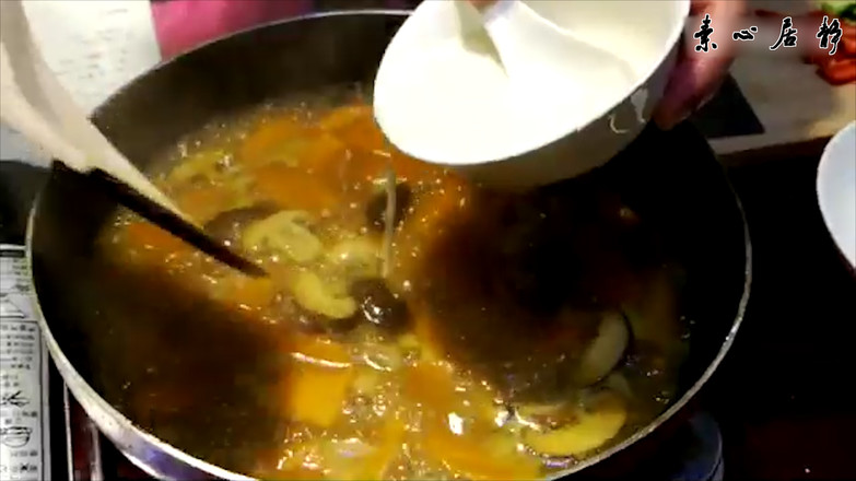 Zhuang Qingshan: Super Fast Hand-cooked Pumpkin with Two Mushrooms in Curry Sauce, Simple and Convenient recipe