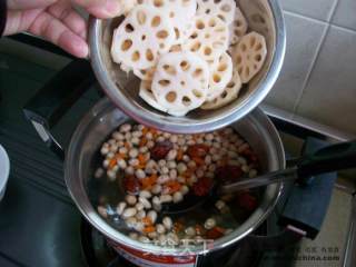 Homemade Soup@@排骨吊片lotus Root Peanut Soup recipe