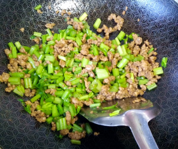 Celery Stir-fried Minced Pork recipe