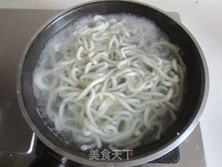 Stir-fried Udon Noodles with Black Pepper Beef recipe