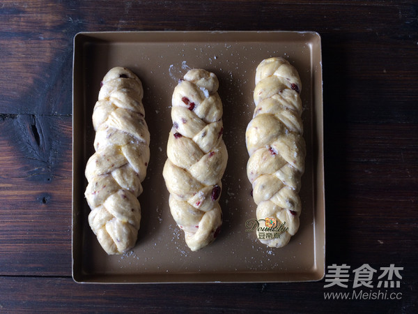 Sugar Cranberry Braid Bread recipe