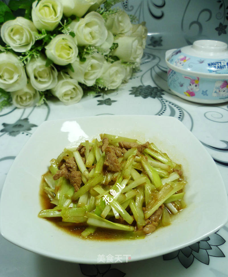 Stir-fried Tenderloin with Leek Sprouts recipe