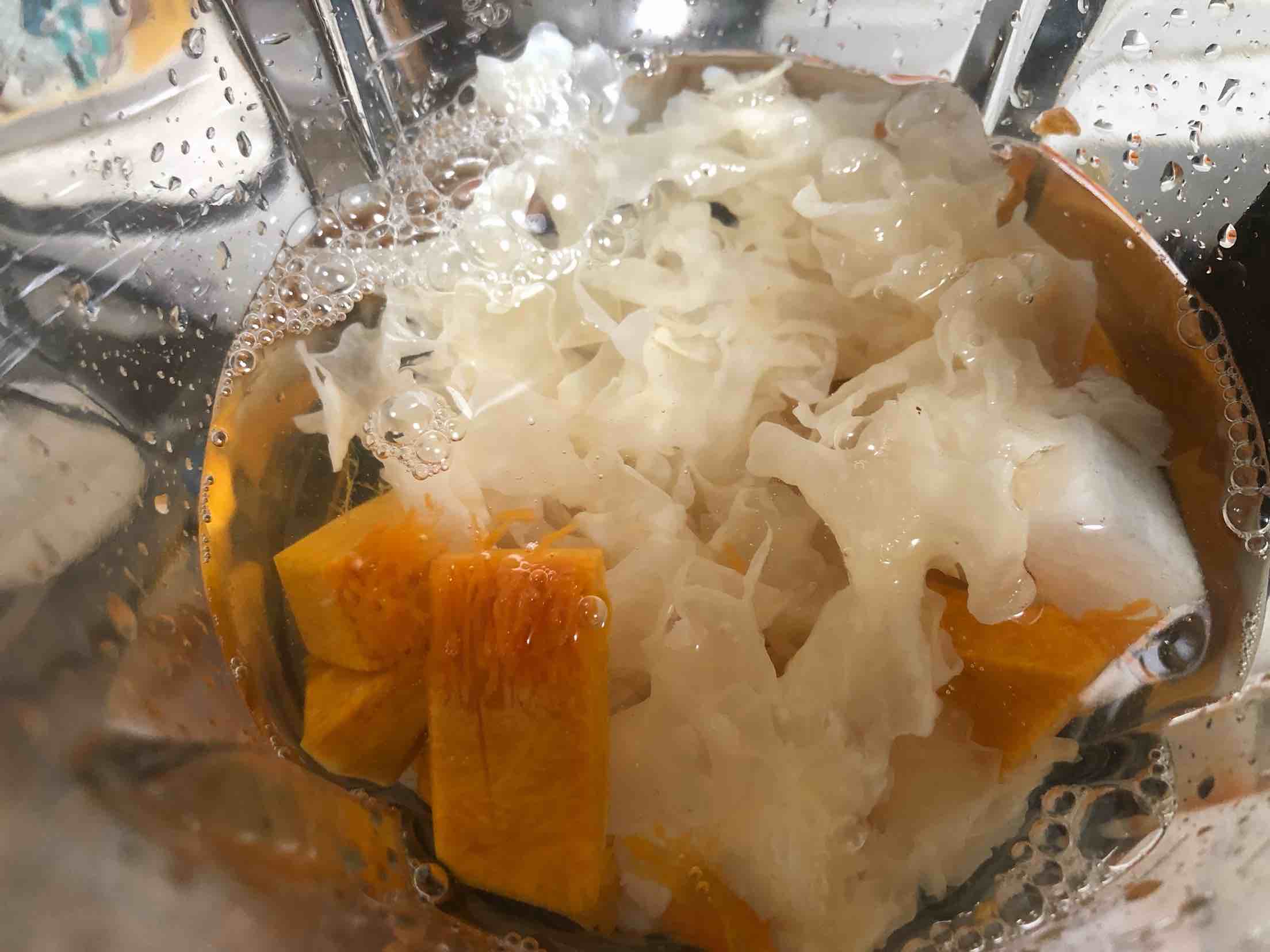 Pumpkin Tremella Pear Juice recipe