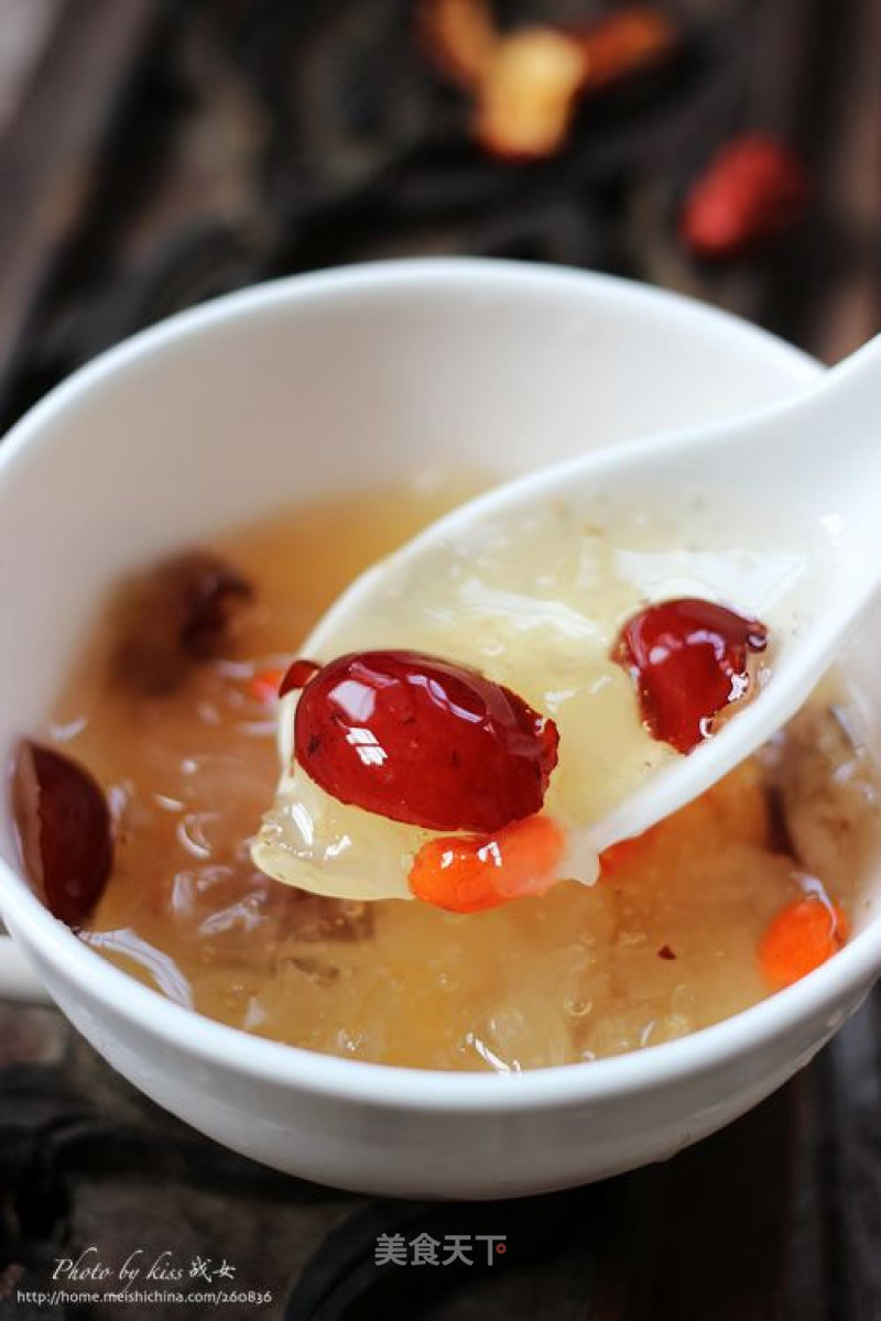 Summer Beauty Dessert---soap Japonica Rice White Fungus Soup recipe