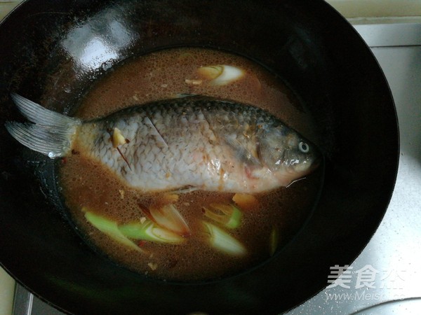Stewed Crucian Carp with Sauce recipe