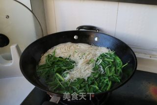 #trust之美# Sour and Spicy Egg Noodles recipe