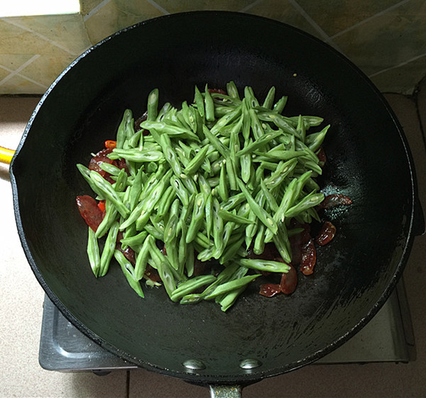 Cantonese Sausage Stir-fried String Beans recipe