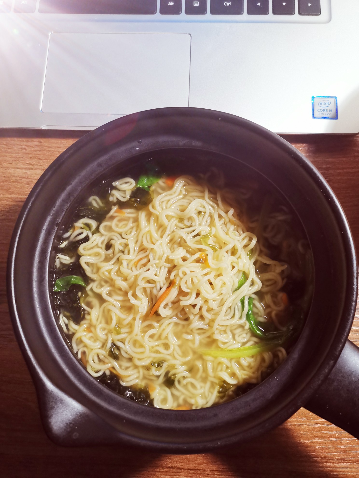 Instant Noodles with Lettuce and Carrot recipe