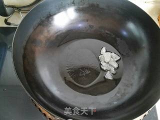 Stewed Radish with Pig Tail recipe