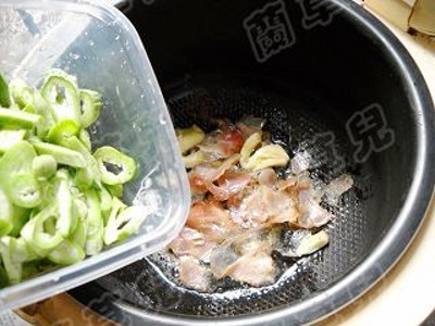 Stewed Rice with Bacon and Melon Beans recipe