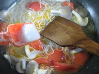 Xiuzhen Mushroom Tomato Rice Noodles recipe