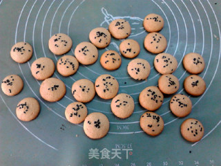 Caramel Fluff and Black Sesame Crackers recipe