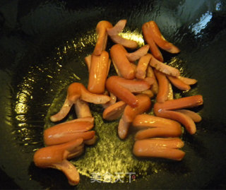 【homel 18 is As Delicious As A Feast】fried Hot Dog Sausages recipe