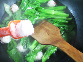 Shrimp-flavored Cabbage Core Wide Noodle recipe