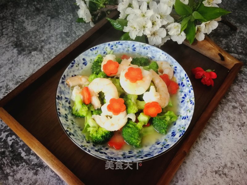 Stir-fried Shrimp with Carrots and Broccoli recipe